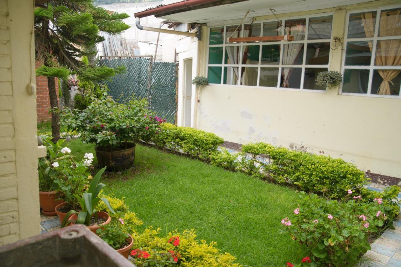 Hotel Vintage "Casa Las Flores" Quetzaltenango Exterior photo